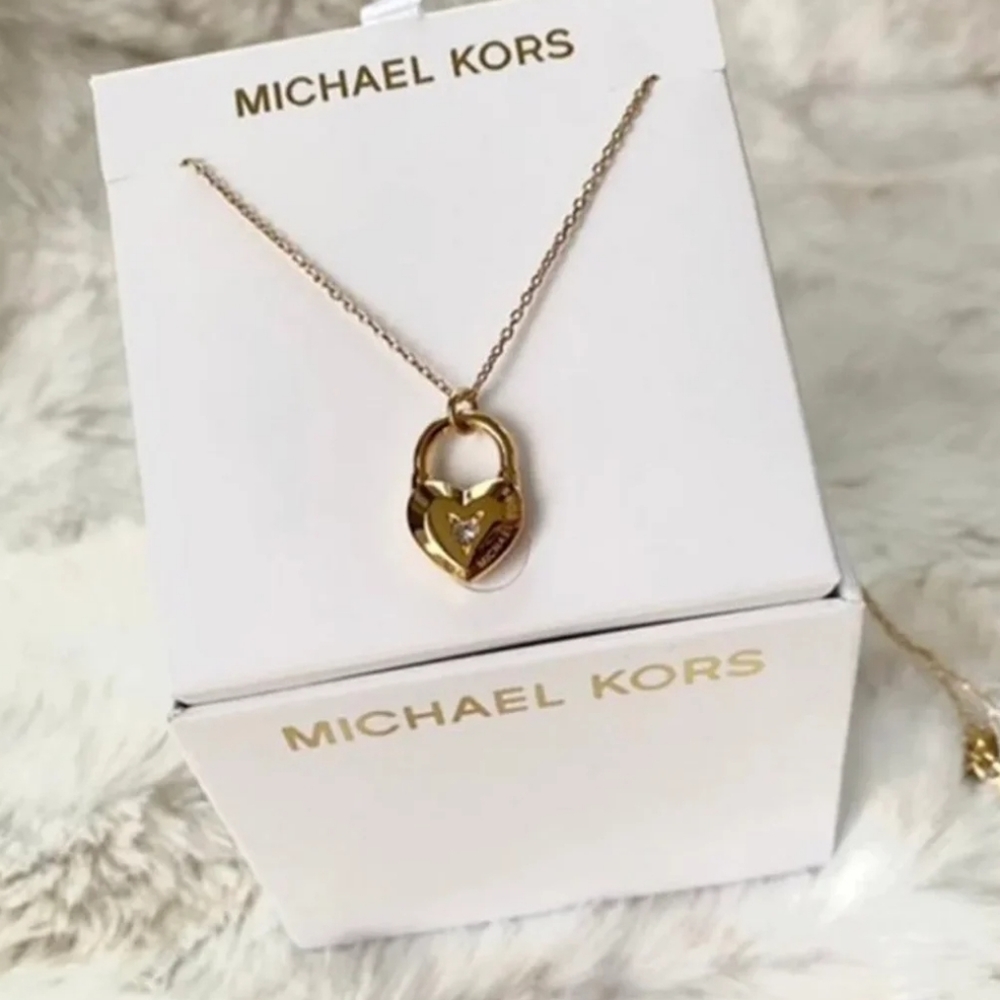 BRAND NEW MICHAEL KORS GOLD HEART WITH RHINESTONE 💜 - Picture 1 of 5